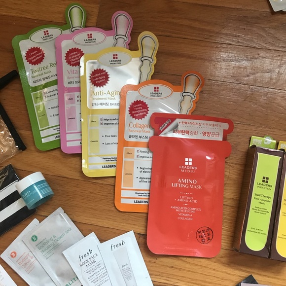 Skincare + Makeup samples - Picture 2 of 3